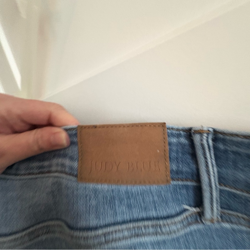 Judy blue, plus, 16 W, button fly, non-distressed, boot cut jeans. Like new! - Picture 7 of 9